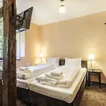 Palac Lagow Hotel 2*