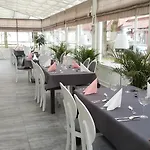 Hotel Pałac łagów 2*