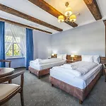 Pałac łagów Hotel 2*