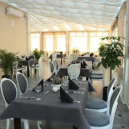 Hotell Palac Lagow 2*