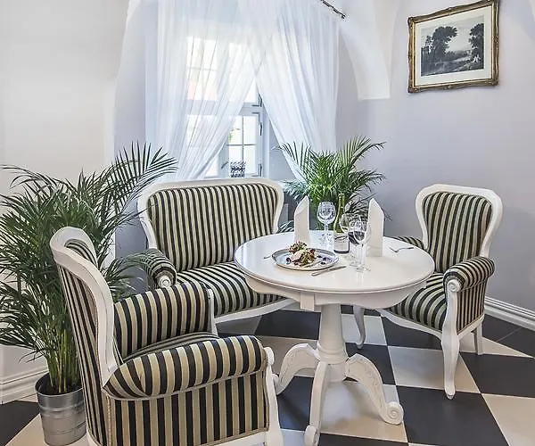 Palac Lagow 兹戈热莱茨