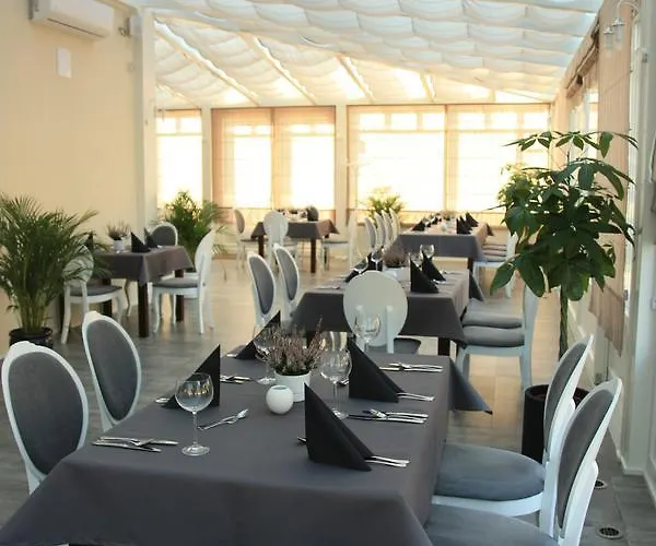 Hotel Palac Lagow 2*