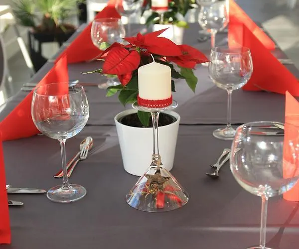 Palac Lagow Hotel 2*